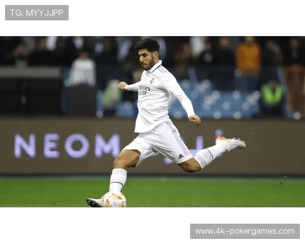 伯纳乌球场补赛夜:球迷高涨热情烘托冠军争夺氛围 伯纳乌球场补赛夜:球迷高涨热情烘托冠军争夺氛围